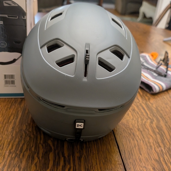 Snowboard Helmet - Picture 4 of 9